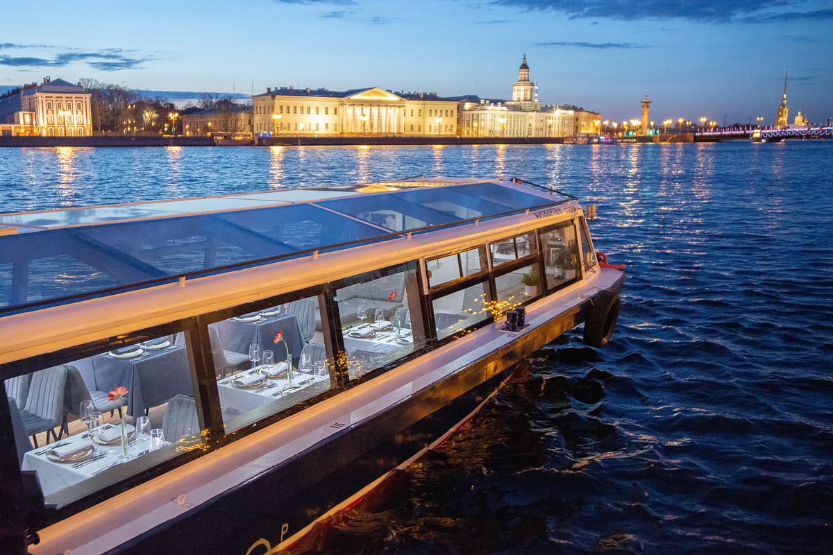 Спб водный. Теплоход Антверпен Санкт-Петербург. Теплоход Антверпен. Теплоход Антверпен Санкт-Петербург фото. Теплоходкласса 